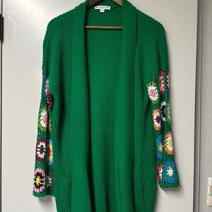 Green granny square sleeve sweater - “LARGE”